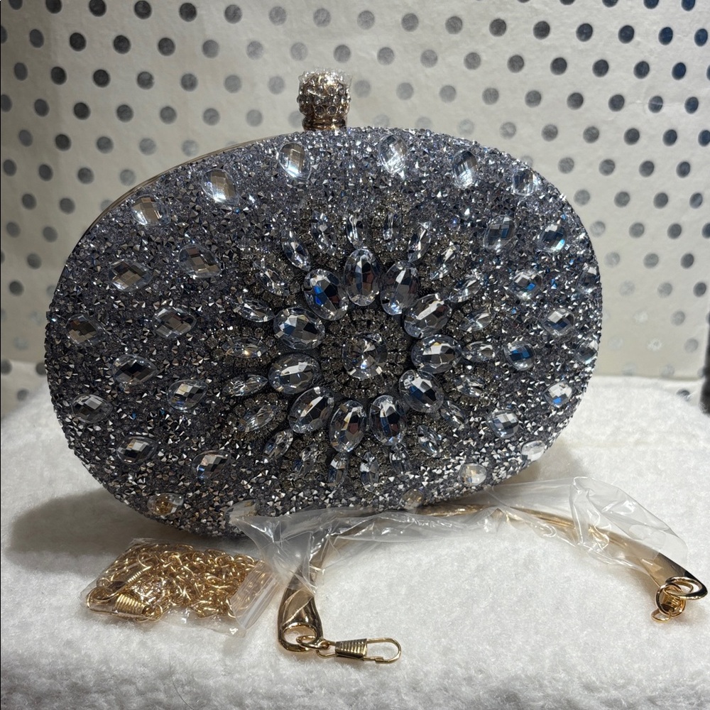 Elegant Silver Crystal Evening Clutch - Picture 1 of 6
